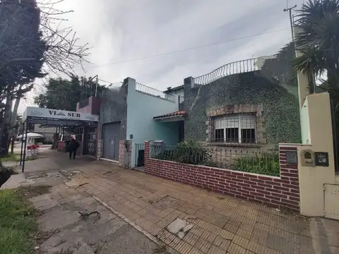 Avenida Presidente Raúl Alfonsín 1000