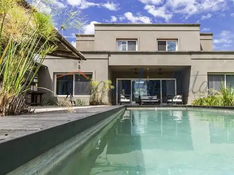 Casa en Venta en La Berlina - Pilara