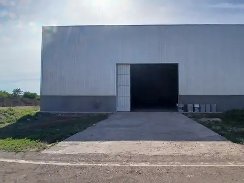 Galpon en venta de 1000 m2 - Terreno de 3180 m2 - Parque Industrial Punto 53 - Unquillo - Esucha oferta