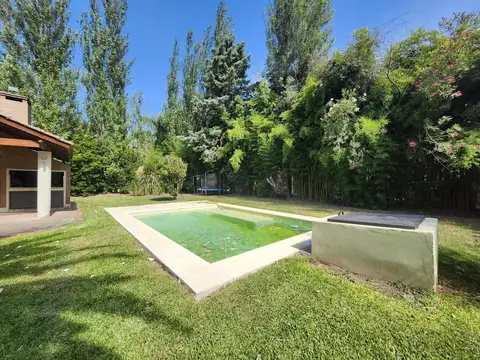 Casa en Venta con 2 cocheras