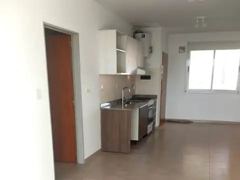Monoambiente divisible con balcón.