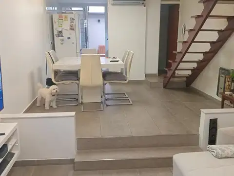 Depto Tipo Casa 3 ambientes con 2 baños