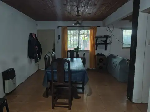 Fermín Rodríguez esquina Saenz Peña 400