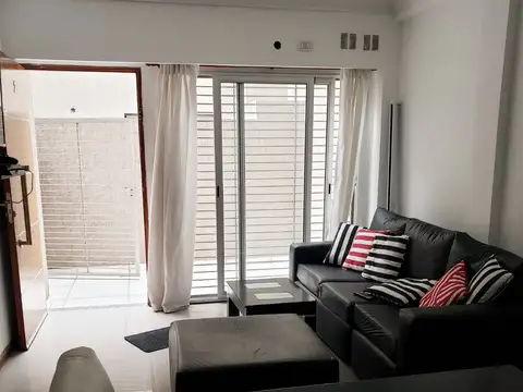 Depto Tipo Casa en Alquiler en Mataderos, $ 750.000