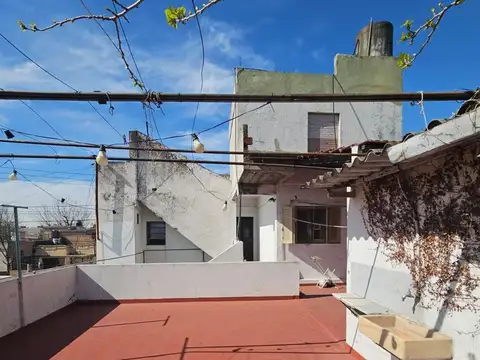 Casa 5 ambientes con 3 baños