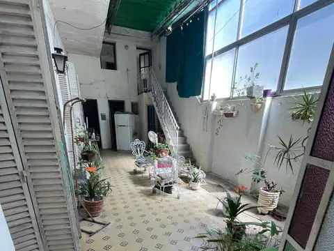 Casa 5 ambientes con local y patio – lote 10 x 30 – villa gral. mitre