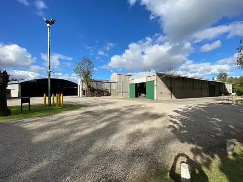 Casa 11 ambientes con 3 baños