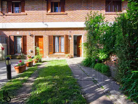 PH 3 ambientes con quincho en Caisamar 