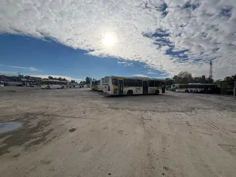 Av. 12 de octubre esq. Mosconi