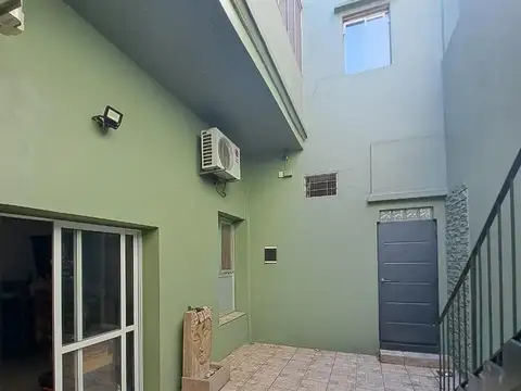 Depto Tipo Casa en Venta en Flores, USD 129.000