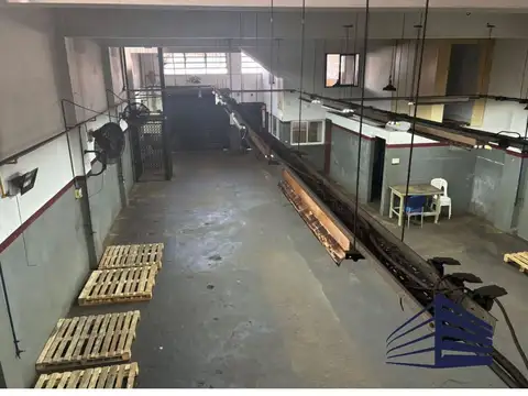 Galpon en Venta 10  mts Frente