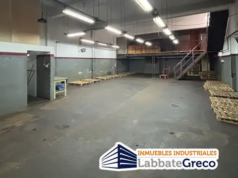 Galpon en Venta 23,27  mts Fondo