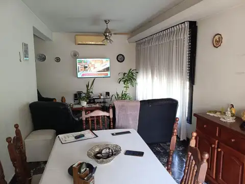 Depto Tipo Casa en Venta de 4 dormitorios