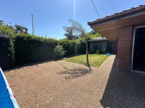 Casa en Venta con 3 cocheras