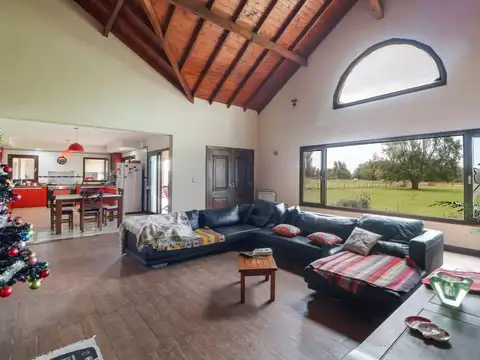 Casa 6 ambientes con 3 baños