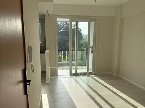 Departamento en Alquiler en Parque Saavedra, $ 700.000