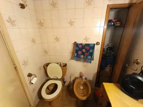EN VENTA - CASA 4 AMBIENTES EN ESQUINA - EXCELENTE UBICACIÓN - SAN MIGUEL