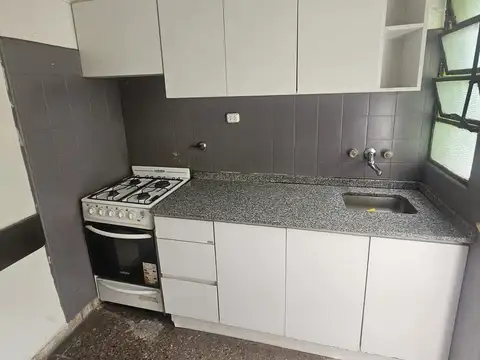 Tucuman 4200, casa al frente, garage, patio, terraza, apta ampliacion el planta alta
