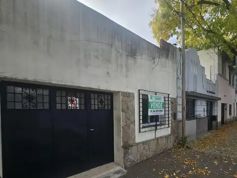 Tucuman  al 4200, CASA AL FRENTE CON GARAGE, PATIO, TERRAZA