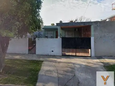 Casas en venta - 2 Dormitorios 2 Baños - 300Mts2 - Morón