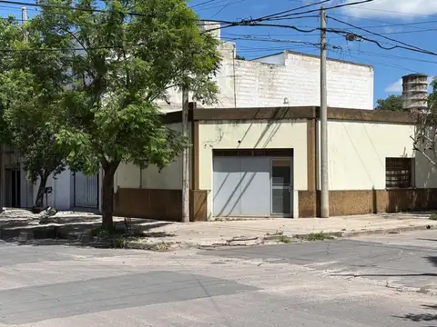 VENTA CASA CON GALPON ALBERDI
