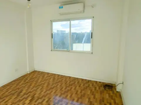 Tomás Justo Villegas 3000, Piso 2