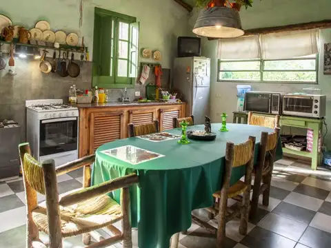 Areco - Alquiler casa 2 hab pileta