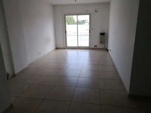 MONOAMBIENTE LUMINOSO CON BALCON y PATIO