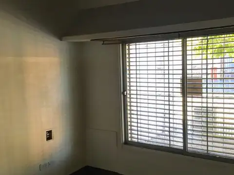 CASA EXCELENTE ESTADO. DOS DORMITORIOS