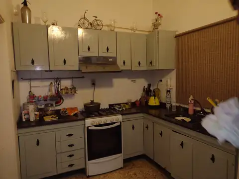 CASA  DE 3 AMB. CON FONDO LIBRE