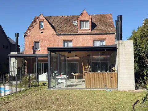 Casa en Alquiler de 4 dormitorios