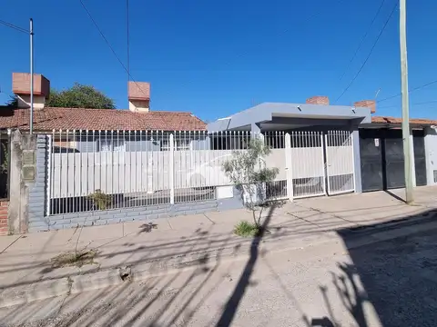 Casa 3 dormitorios venta Barrio Los Lapachos Salta