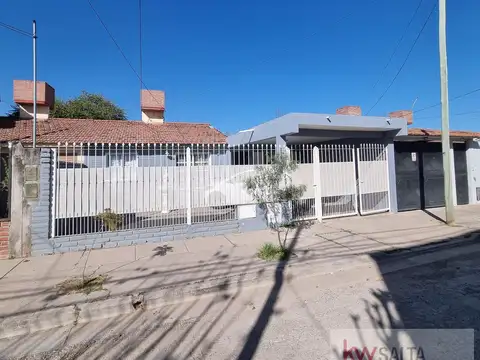 Casa 3 dormitorios venta Barrio Los Lapachos Salta