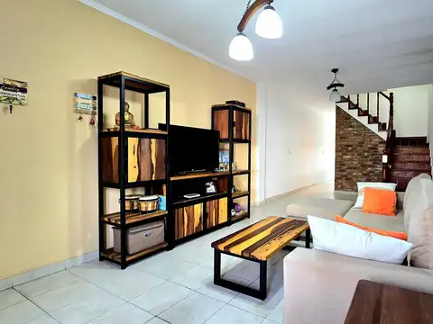 Depto Tipo Casa en Venta con 1 cocheras