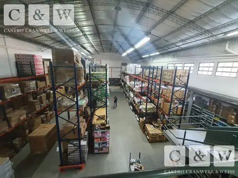Excelente inmueble industrial / deposito con oficinas - Chacarita  - E2