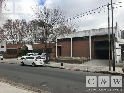 Excelente inmueble industrial / deposito con oficinas - Chacarita  - E2