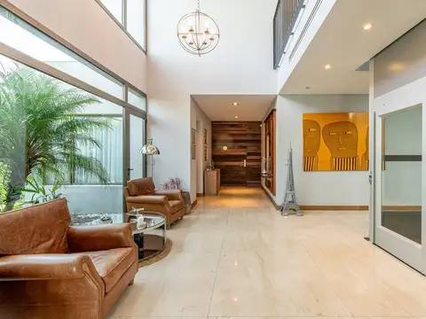 Casa 4 ambientes con 5 baños