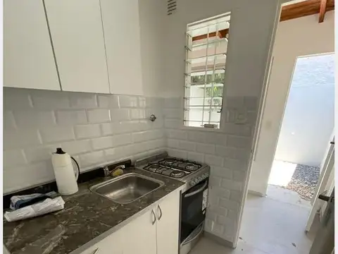 Casa 2 ambientes con 1 baño