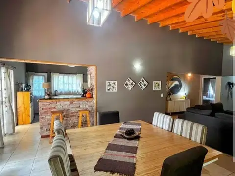 Casa 3 ambientes con 2 baños
