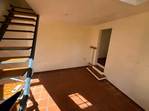 Depto Tipo Casa en Alquiler de 1 dormitorio