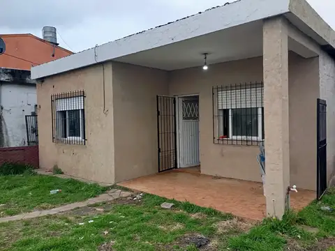 Casa de 3 ambientes  en Parque San Martin, Merlo