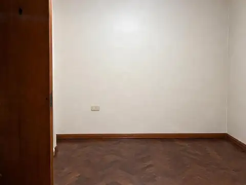 Casa en venta - 4 Dormitorios 3 Baños - La Plata