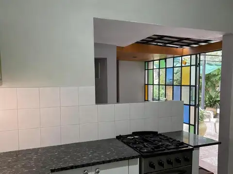 Casa en venta - 4 Dormitorios 3 Baños - La Plata