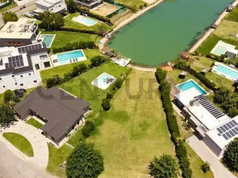 Lote 880 metros al Lago en Santo Domingo, CANING