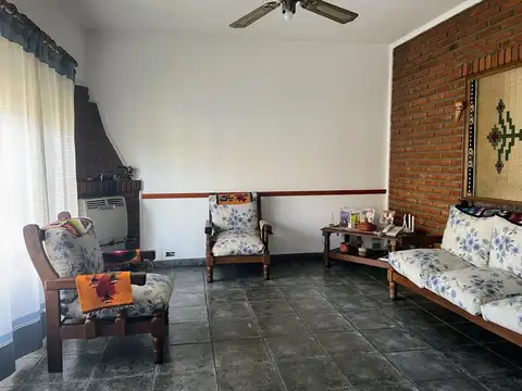 Casa en Venta en Villa Santos Tesei, USD 125.000