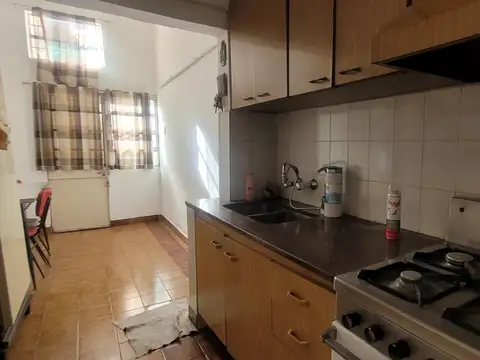 Casa 4 ambientes con 1 baño