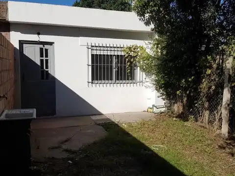 Casa en Alquiler con 1 cochera