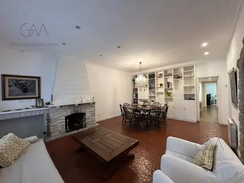 Casa en Alquiler Temporal con 2 cocheras