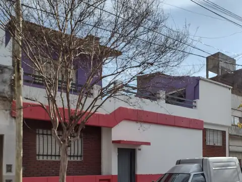 Venta, Ph 5 ambientes con patio y Terraza, Todo al frente c/ cochera