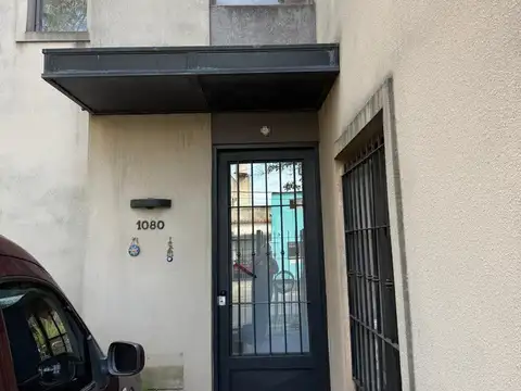 VENTA CASA 4 AMB MORENO CON COCHERA BARRIO CERRADO